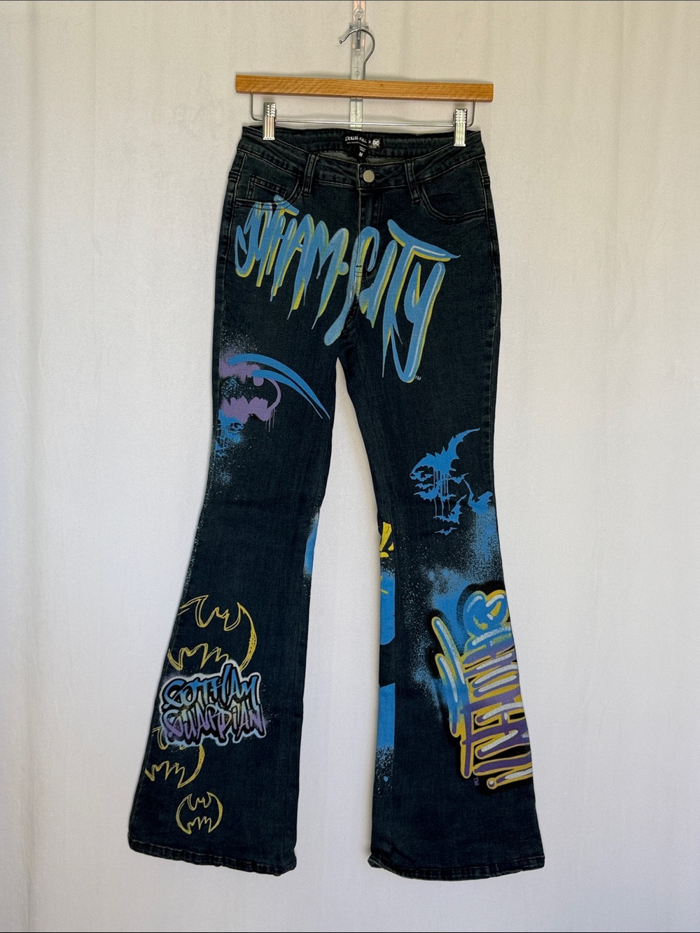Dolls Kill X DC Batman Gotham City Jeans Size M Graffiti Stretch Comics Mid Rise